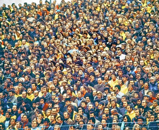 Fussballfans zu einem Bayernspiel 1:3 im Niedersachsenstadion zu Hannover am 28.04.1973 *** Football fans to a Bayern match 1 3 in the Niedersachsenstadion to Hannover on 28 04 1973