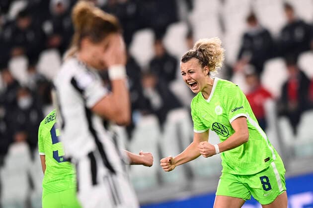 Bilder des Jahres 2021, Sport 11 November Sport Themen der Woche KW45 Sport Bilder des Tages Photo LaPresse - Fabio Ferrari November, 09 2021 Turin, Italy soccer Juventus Women vs VfL Wolfsburg - Women s Champions League - Juventus stadium of Torino In the pic:Lena Lattwein(VfL Wolfsburg Women)celebrates after gol 1-1  Copyright: xFabioxFerrari LaPressex