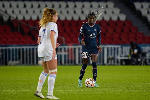 Aminata Diallo (20 - PSG ) - FOOTBALL : Paris Saint Germain vs Real Madrid - Ligue des Champions Feminine - Paris - 09 11 2021 FedericoPestellini Panoramic 