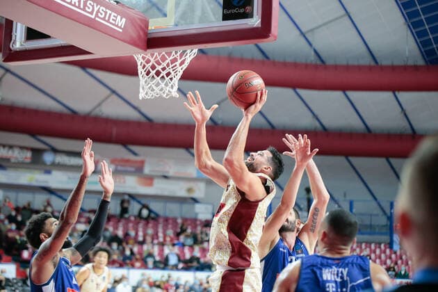November 9, 2021, Venice, Italy: Venice, Italy, Palasport Taliercio, November 09, 2021, Mitchell Watt (Umana Reyer Venezia) during Umana Reyer Venezia vs Buducnost Voli Podgorica - Basketball EuroCup Championship Basketball EuroCup Championship - Umana Reyer Venezia vs Buducnost Voli Podgorica, Venice, Italy - ZUMAl164 20211109_zsa_l164_112 Copyright: xMattiaxRadonix