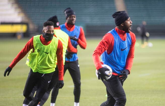 November 9, 2021, EDMONTON, AB, CANADA: Team Canada s Doneil Henry, right takes part in a practice session in Edmonton on Tuesday November 9, 2021. Canada takes on Costa Rica in their World Cup qualifying match on Friday. Doneil Henry  - ZUMAc35_ 20211109_zaf_c35_057 Copyright: xJasonxFransonx