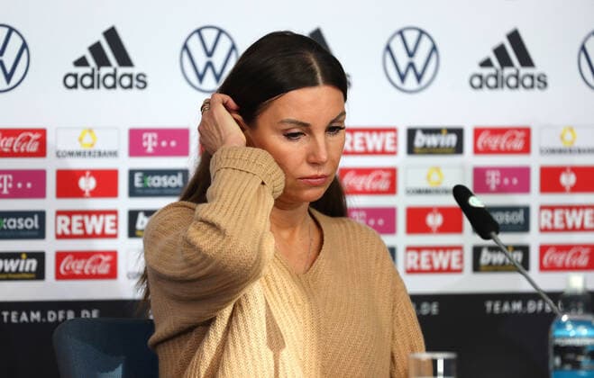 Sport Bilder des Tages Deuschland vs. Lichtenstein, WM Quali, Vorberichte Wolfsburg, 10.11.2021, WM Qualifikationsspiel Deutschland vs. Lichtenstein, Deutsche Fußballnationalmannschaft, Pressekonferenz zur Preisverleihung der Robert-Enke-Stiftung, Teresa Enke während der Pressekonferenz. Wolfsburg