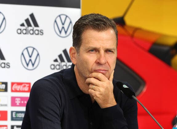Deuschland vs. Lichtenstein, WM Quali, Vorberichte Wolfsburg, 10.11.2021, WM Qualifikationsspiel Deutschland vs. Lichtenstein, Deutsche Fußballnationalmannschaft, Pressekonferenz zur Preisverleihung der Robert-Enke-Stiftung, Team Manager Oliver Bierhoff Wolfsburg