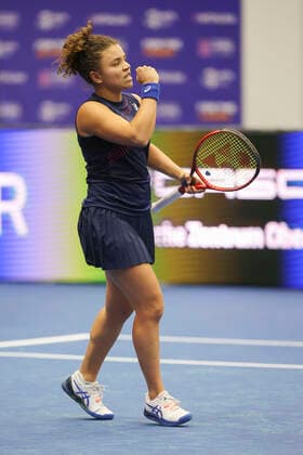 Jasmine Paolini macht die Faust und jubelt, Jubel, Freude, Emotion Tennis - Ladies Linz 2021 - WTA, Tennis Damen - Tips Arena - Linz - Oberoesterreich - Oesterreich - 10 November 2021. Copyright: xJuergenxHasenkopfx