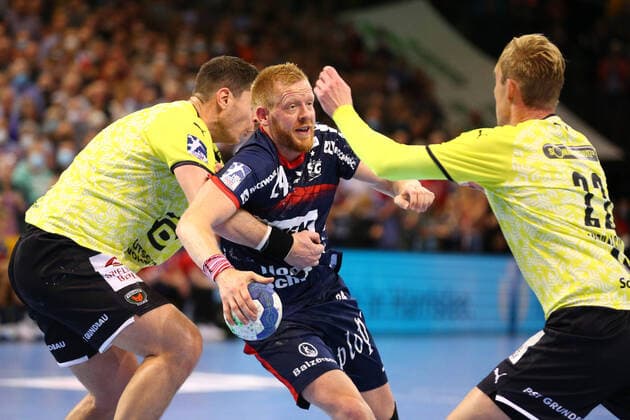 Sport Themen der Woche KW45 Sport Bilder des Tages SG Flensburg-Handewitt vs Fuechse Berlin, LIQUI-MOLY Handball Bundesliga, 10.11.21; Flensburg Mijajlo Marsenic (Fuechse Berlin, 93), Jim Gottfridsson (SG Flensburg-Handewitt, 24) und Marian Michalszik (Fuechse Berlin, 22) *** SG Flensburg Handewitt vs Fuechse Berlin, LIQUI MOLY Handball Bundesliga, 10 11 21 Flensburg Mijajlo Marsenic Fuechse Berlin, 93 , Jim Gottfridsson SG Flensburg Handewitt, 24 and Marian Michalszik Fuechse Berlin, 22 Copyright: xBEAUTIFULxSPORTS MarioxM.xKobergx