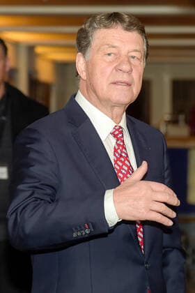Deutschlandpremiere - King Otto - am 10.11.2021 in der Lichtburg in Essen. Otto Rehhagel bei der Deutschlandpremiere - King Otto - am 10.11.2021 in der Lichtburg in Essen.