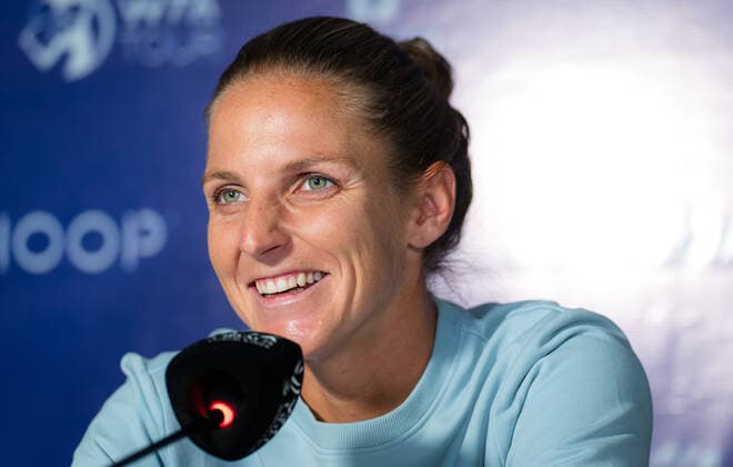 November 10, 2021, GUADALAJARA, MEXICO: Karolina Pliskova of the Czech Republic talks to the media after the first round-robin match at the 2021 Akron WTA, Tennis Damen Finals Guadalajara WTA tennis tournament GUADALAJARA MEXICO - ZUMAa181 20211110_zaa_a181_183 Copyright: xRobxPrangex