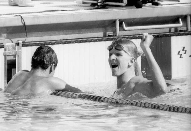 Olympische Spiele 1984 in Los Angeles. Schwimmen 100m Schmetterling: Michael Groß (BRD) jubelt. 30.07.1984. *** Olympic Games 1984 in Los Angeles Swimming 100m Butterfly Michael Groß BRD cheers 30 07 1984 HM