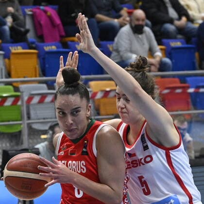 Tatsiana Likhtarovich of Belarus, left, and Julie Pospisilova of Czech Republic during the women’s basketball group I qualification game for 2023 European Championship, EM, Europameisterschaft Czech Republic vs Belarus in Prague, Czech Republic, November 11, 2021. (CTKxPhoto MichalxKrumphanzl) CTKPhotoP2021111109717 