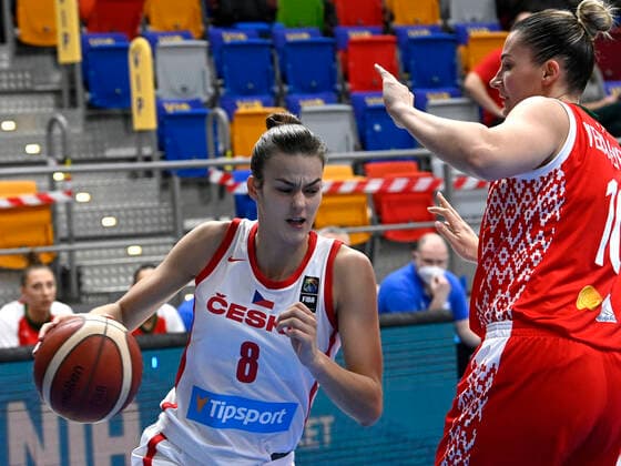 Basketball, Damen EM Quali, Tschechien - Belarus Veronika Vorackova of Czech Republic, left, and Anastasiya Verameyenka of Belarus in action during the women’s basketball group I qualification game for 2023 European Championship, EM, Europameisterschaft Czech Republic vs Belarus in Prague, Czech Republic, November 11, 2021. (CTKxPhoto MichalxKrumphanzl) CTKPhotoP2021111110614  kru 1