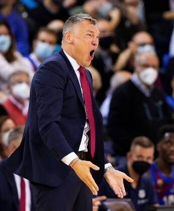 Barcelona s head coach Sarunas Jasikevicius reacts during the Euroleague basketball match between FC Barcelona, Barca and Saski Baskonia held at Palau Blaugrana in Barcelona, Spain, 11 November 2021. FC Barcelona vs Saski Baskonia !ACHTUNG: NUR REDAKTIONELLE NUTZUNG!  Copyright: xEnricxFontcubertax GRAF1121 20211111-a510fa8a4d915f20a30d74d7189172055702f96a