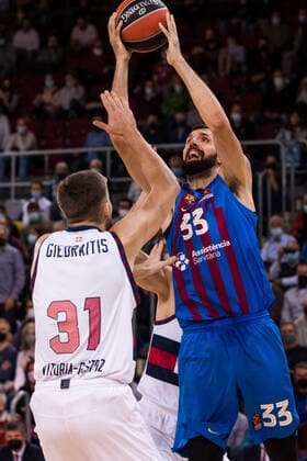 November 11, 2021, Barcelona, Barcelona, Spain: Nikola Mirotic of FC Barcelona, Barca in action during the Turkish Airlines EuroLeague match between FC Barcelona and Bitci Baskonia at Palau Blaugrana on November 11, 2021 in Barcelona, Spain. Barcelona Spain - ZUMAa181 20211111_zaa_a181_035 Copyright: xJavierxBorregox