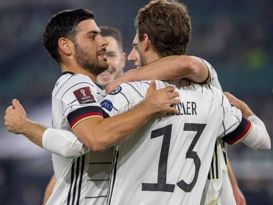 Sport Bilder des Tages Thomas Mueller (Deutsche Fussballnationalmannschaft, 13) jubelt nach seinem Tor¨¨Deutschland vs. Liechtenstein, Fussball, WM-Qualifikation, Spieltag 9 10, Gruppe J, 11.11.2021, ¨¨ Deutschland - Liechtenstein, Fussball, WM-Qualifikation,Gruppe J, Spieltag 9 10, 2021 2022, 11.11.2021 Wolfsburg Copyright: xDennisxDuddek xEibnerxPressefotox EP_EER