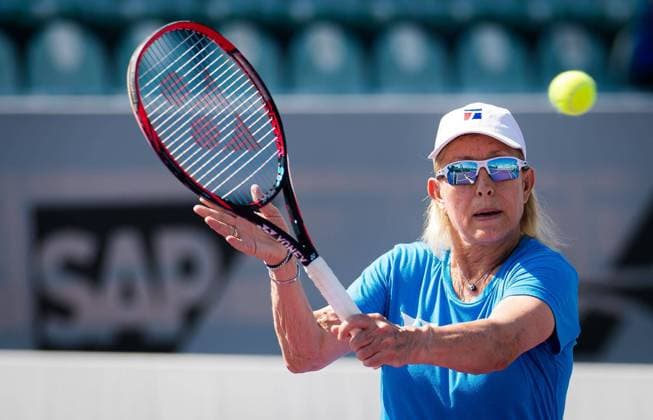 Mandatory Credit: Photo by Rob Prange Shutterstock (12596804bt) Martina Navratilova during a clinic at the 2021 Akron WTA, Tennis Damen Finals Guadalajara WTA tennis tournament Akron WTA Finals, Day 2, Tennis, Panamerican Tennis Center Guadalajara, Mexico - 11 Nov 2021 Akron WTA Finals, Day 2, Tennis, Panamerican Tennis Center Guadalajara, Mexico - 11 Nov 2021  Copyright: xRobxPrange Shutterstockx 12596804bt