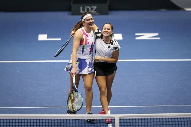 TENNIS - WTA, Tennis Damen Upper Austria Ladies Linz LINZ,AUSTRIA,12.NOV.21 - TENNIS - WTA Tour, Upper Austria Ladies Linz. Image shows the rejoicing of Natal Dzalamidze and Kamilla Rakhimova (RUS).  GEPAxpictures xManfredxBinder