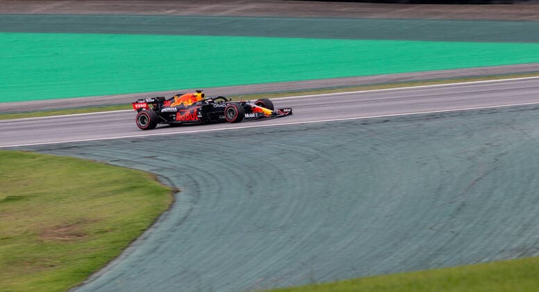 November 12, 2021, Sao Paulo, Sao Paulo, Brazil: SERGIO PEREZ, of Red Bull Racing Honda, drives during the qualifying session ahead of the 2021 Formula One Grand Prix of Sao Paulo at Interlagos circuit, on November 12, in Sao Paulo, Brazil. The grand prix will be celebrated next Sunday, November 14. Sao Paulo Brazil - ZUMAl146 20211112_zaf_l146_044 Copyright: xPauloxLopesx