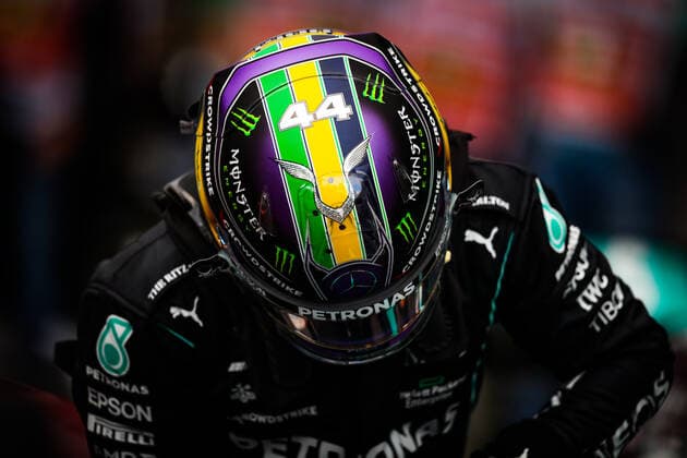 HAMILTON Lewis (gbr), Mercedes AMG F1 GP W12 E Performance, action helmet, casque, during the Formula 1 Heineken Grande Premio De Sao Paulo 2021, Sao Paulo Grand Prix, 19th round of the 2021 FIA Formula One World Championship, WM, Weltmeisterschaft from November 12 to 14, 2021 on the Interlagos Circuit, in Sao Paulo, Brazil - F1 - SAO PAULO GRAND PRIX 2021 DPPI Panoramic 20211112_GOODEN_FGO02795