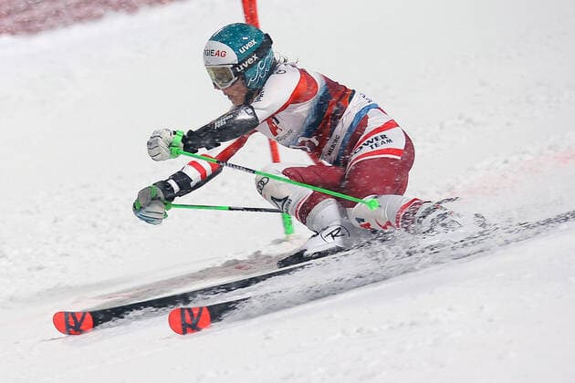 ALPINE SKIING - FIS WC Lech Zuers LECH,AUSTRIA,13.NOV.21 - ALPINE SKIING - FIS World Cup Lech Zuers, parallel giant slalom, ladies. Image shows Elisa Mörzinger (AUT).  GEPAxpictures xThomasxBachun
