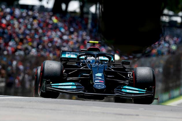 77 BOTTAS Valtteri (fin), Mercedes AMG F1 GP W12 E Performance, action during the Formula 1 Heineken Grande Premio De Sao Paulo 2021, Sao Paulo Grand Prix, 19th round of the 2021 FIA Formula One World Championship, WM, Weltmeisterschaft from November 12 to 14, 2021 on the Interlagos Circuit, in Sao Paulo, Brazil - F1 - SAO PAULO GRAND PRIX 2021 DPPI Panoramic  00121039_F12021GP19BRA_JK220845
