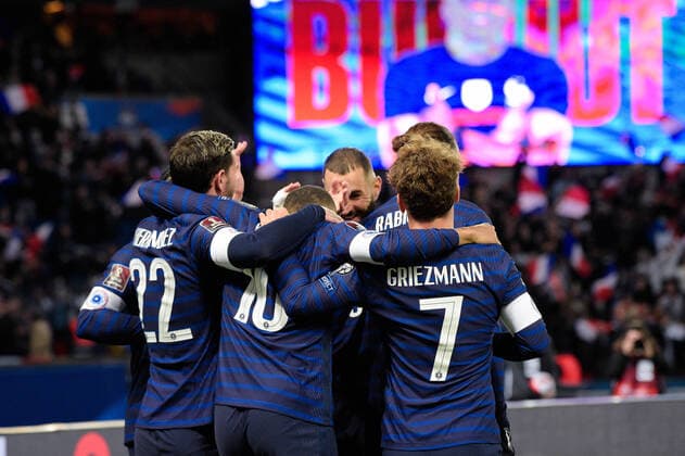 Joie des joueurs de l equipe de France apres le but de - Kylian Mbappe ( 10 - France ) - FOOTBALL : France vs Kazakhstan - Qualification coupe du monde - Paris - 13 11 2021 FedericoPestellini Panoramic 