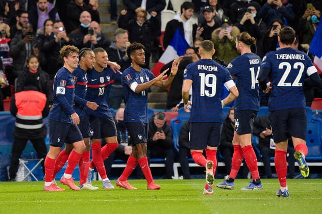 Joie des joueurs de l equipe de France apres le but de - Kylian Mbappe ( 10 - France ) - FOOTBALL : France vs Kazakhstan - Qualification coupe du monde - Paris - 13 11 2021 FedericoPestellini Panoramic 
