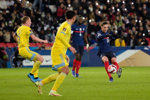 Adrien Rabiot ( 14 - France ) - FOOTBALL : France vs Kazakhstan - Qualification coupe du monde - Paris - 13 11 2021 FedericoPestellini Panoramic 