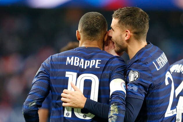 Sport Bilder des Tages Paris, 13. November 2021, Europa WM Qualifiers Katar 2022 Frankreich - Kasachstan v.l., Kylian MbappÃ (FFF Frankreich) und Lucas Hernandez (FFF Frankreich) Torjubel, Goal celebration, celebrate the goal Copyright: AntonioxBorga