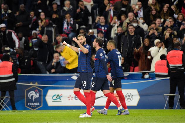 Joie des joueurs de l equipe de France apres le but de - Karim Benzema ( 19 - France ) - FOOTBALL : France vs Kazakhstan - Qualification coupe du monde - Paris - 13 11 2021 FedericoPestellini Panoramic 