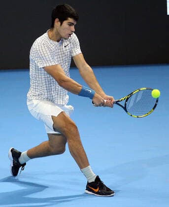 November 13, 2021, MILAN, ITALY: Carlos Alcaraz of Spain returns the ball during the match against Sebastian Korda of Usa on the final of the Next Gen ATP, Tennis Herren Finals in Milan, Italy, 13 November 2021. The Next Gen Atp Finals runs from 09 November through 13 November.ANSA MATTEO BAZZI MILAN ITALY - ZUMAa110 20211113_zaf_a110_048 Copyright: xMatteoxBazzix