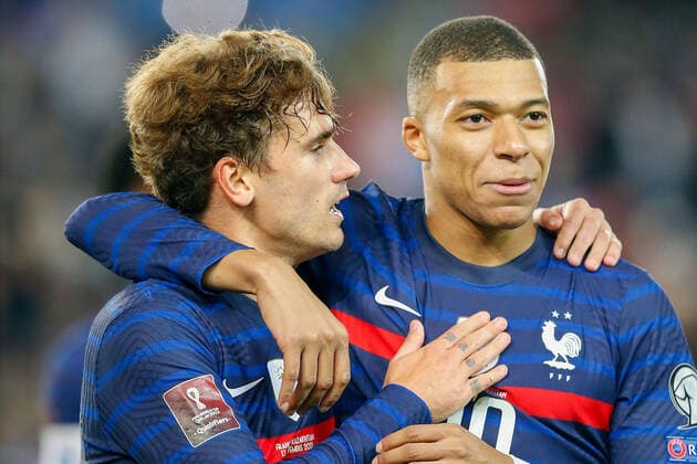 Paris, 13. November 2021, Europa WM Qualifiers Katar 2022 Frankreich - Kasachstan v.l., Antoine Griezmann (FFF Frankreich) und Kylian MbappÃ (FFF Frankreich) Torjubel, Goal celebration, celebrate the goal Copyright: AntonioxBorga