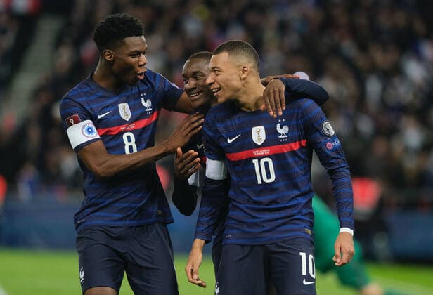 November 14, 2021, Paris, France: Joy of French players after their sixth goal during the 2022 FIFA World Cup, WM, Weltmeisterschaft, Fussball Qualifier match between France and Kazakhstan at Stade de France..France won 8:0 Paris France - ZUMAp119 20211114_zaf_p119_028 Copyright: xPierrexSteveninx