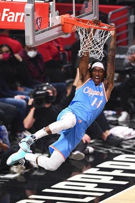 LOS ANGELES, CA - NOVEMBER 13: Los Angeles Clippers Forward Terance Mann (14) dunks the ball during a NBA, Basketball Herren, USA game between the Minnesota Timberwolves and the Los Angeles Clippers on November 13, 2021 at STAPLES Center in Los Angeles, CA. (Photo by Brian Rothmuller Icon Sportswire) NBA: NOV 13 Timberwolves at Clippers Icon211113009