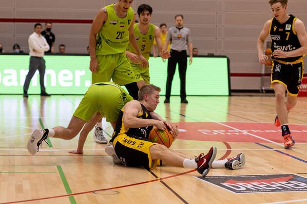 Aatu Kivimaeki (Tigers Tuebingen, 12) Ehingen Urspring vs. Tigers Tuebingen, 2. Basketball Bundesliga, Pro A, Barmer 2 Basketball, 10. Spieltag , Spielzeit 2021 2022, 13.11.2021 Ehingen Urspring vs. Tigers Tuebingen, 2. Basketball Bundesliga, Pro A, Barmer 2 Basketball, 10. Spieltag, Spielzeit 2021 2022, 13.11.2021 Ehingen (Donau) Copyright: xNinaxSanderx xEibnerxPressefotox EP_NSR