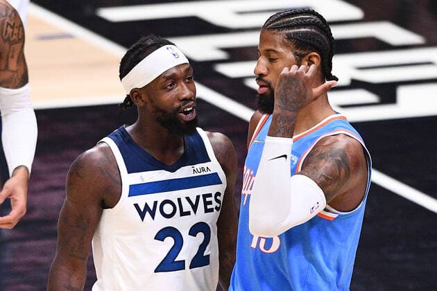 LOS ANGELES, CA - NOVEMBER 13: Minnesota Timberwolves Guard Patrick Beverley (22) talks with Los Angeles Clippers Forward Paul George (13) during a NBA, Basketball Herren, USA game between the Minnesota Timberwolves and the Los Angeles Clippers on November 13, 2021 at STAPLES Center in Los Angeles, CA. (Photo by Brian Rothmuller Icon Sportswire) NBA: NOV 13 Timberwolves at Clippers Icon211113032