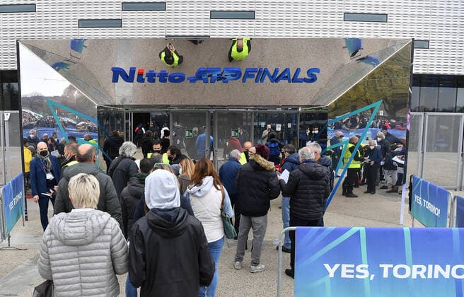 November 14, 2021, TURIN, Italia: Attendees queue to enter prior the Nitto ATP, Tennis Herren Finals in Turin, Italy, 14 November 2021..ANSA ALESSANDRO DI MARCO Tennis: Nitto ATP Finals in Turin  - ZUMAa110 20211114_zaf_a110_018 Copyright: xAlessandroxDixMarcox