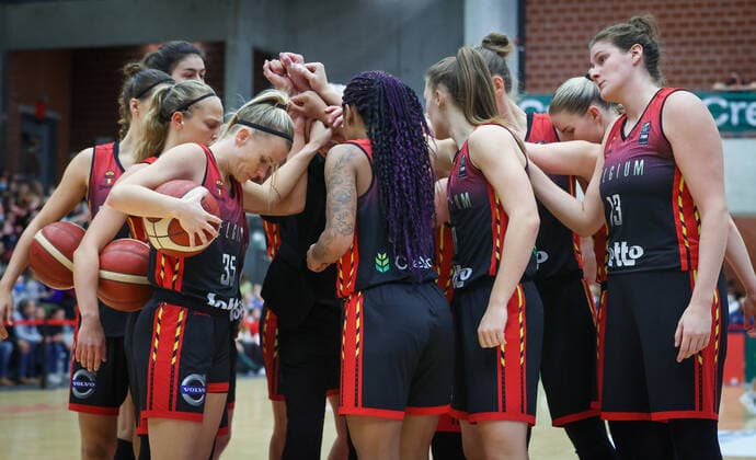 Belgian Cats players pictured at the start of a basketball game between Belgian national basket team the Belgian Cats and Germany, Sunday 14 November 2021 in Kortrijk, a qualifier for the FIBA Women s EuroBasket 2023 tournament. VIRGINIExLEFOUR  x3135952x