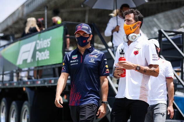 PEREZ Sergio (mex), Red Bull Racing Honda RB16B, RICCIARDO Daniel (aus), McLaren MCL35M, portrait during the Formula 1 Heineken Grande Premio De Sao Paulo 2021, Sao Paulo Grand Prix, 19th round of the 2021 FIA Formula One World Championship, WM, Weltmeisterschaft from November 12 to 14, 2021 on the Interlagos Circuit, in Sao Paulo, Brazil - F1 - SAO PAULO GRAND PRIX 2021 - RACE DPPI Panoramic 00121040_AV6_5756