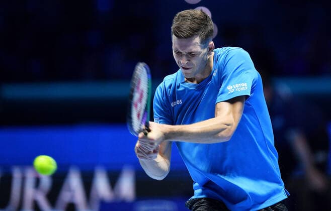 November 14, 2021, TORINO, Italia: Daniil Medvedev of Russia returns the ball during the match against Hubert Hurkacz of Poland at the Nitto ATP, Tennis Herren Finals in Turin, Italy, 14 November 2021.ANSA ALESSANDRO DI MARCO Tennis: Nitto ATP Finals in Turin  - ZUMAa110 20211114_zaf_a110_033 Copyright: xAlessandroxDixMarcox