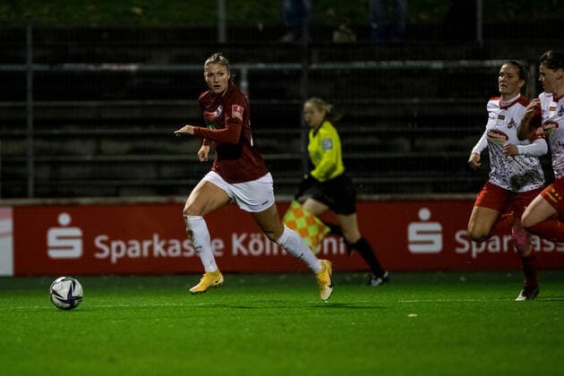 FLYERALARM Frauen Fussball Bundesliga, 1. FC Koeln - 1. FFC Turbine Potsdam; 14.11.2021 Melissa Koessler ( 25, 1. FFC Turbine Potsdam) FLYERALARM Frauen Fussball Bundesliga, 1. FC Koeln - 1. FFC Turbine Potsdam, Koeln, Geissbockheim DFL REGULATIONS PROHIBIT ANY USE OF PHOTOGRAPHS AS IMAGE SEQUENCES AND OR QUASI-VIDEO. Copyright: xBEAUTIFULxSPORTS Wunderlx