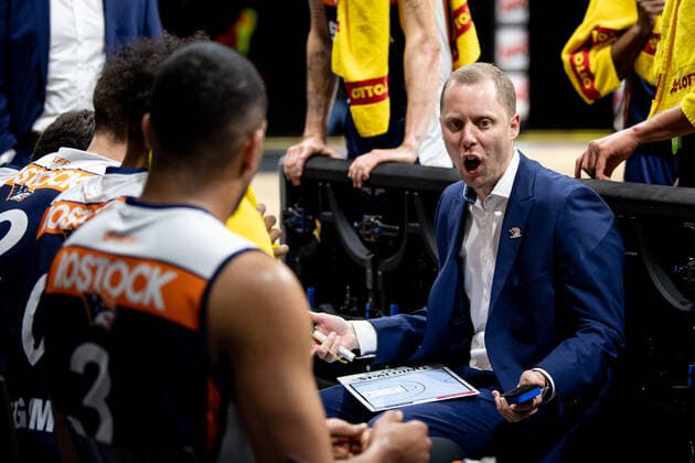 14.11.2021 - Basketball - Saison 2021 2022 - 2. Bundesliga Pro-A - 10. Spieltag: Nürnberg Falcons Basketball Club NBC - Rostock Seawolves - ThHa - Christian Held (Trainer, Headcoach, Rostock Seawolves ) Timeout