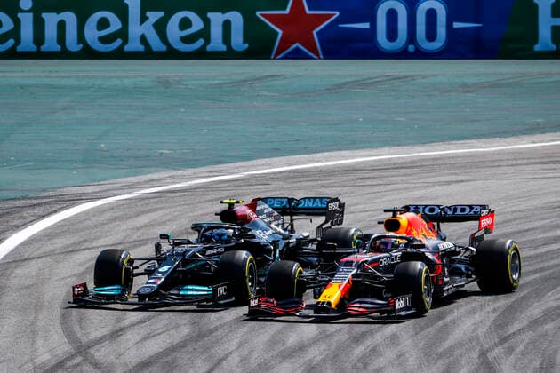 Start of the race, 33 VERSTAPPEN Max (nld), Red Bull Racing Honda RB16B, 77 BOTTAS Valtteri (fin), Mercedes AMG F1 GP W12 E Performance, action during the Formula 1 Heineken Grande Premio De Sao Paulo 2021, Sao Paulo Grand Prix, 19th round of the 2021 FIA Formula One World Championship, WM, Weltmeisterschaft from November 12 to 14, 2021 on the Interlagos Circuit, in Sao Paulo, Brazil - F1 - SAO PAULO GRAND PRIX 2021 - RACE DPPI Panoramic 00121040__V2_9888.JPG_