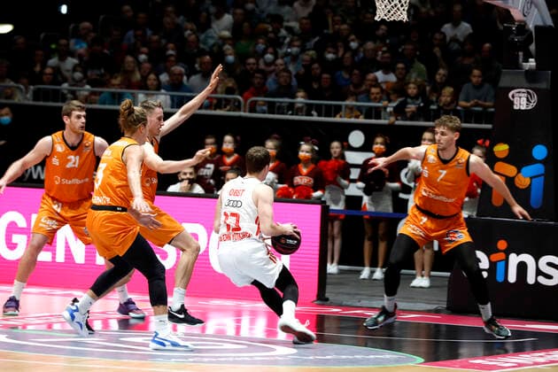 14.11.2021, easyCredit Basketball Bundesliga, Magentasport BBL Pokal, Saison 2020 2021, Herren, Chemnitz Niners - FC Bayern München Basketball Andreas Obst, FC Bayern München Basketball Chemnitz Messe Chemnitz Sachsen Germany