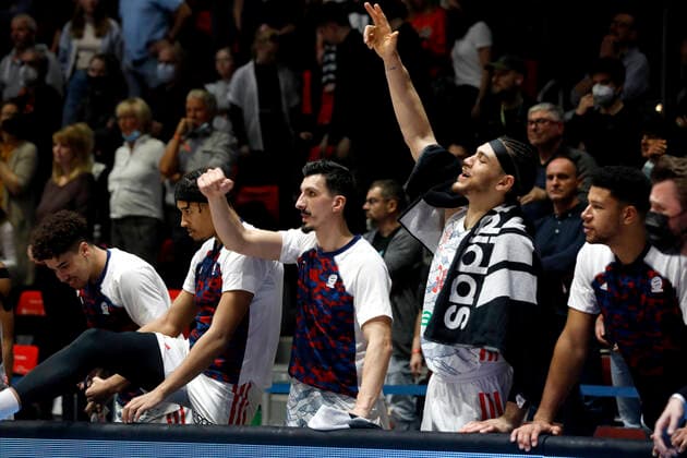 14.11.2021, easyCredit Basketball Bundesliga, Magentasport BBL Pokal, Saison 2020 2021, Herren, Chemnitz Niners - FC Bayern München Basketball Nihad Djedovic, FC Bayern München Basketball, Gavin Schilling, FC Bayern München Basketball auf der Bank Chemnitz Messe Chemnitz Sachsen Germany