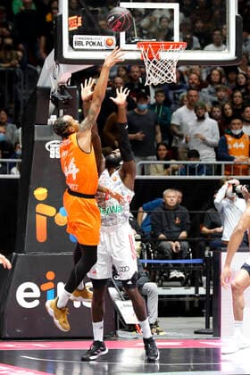 14.11.2021, easyCredit Basketball Bundesliga, Magentasport BBL Pokal, Saison 2020 2021, Herren, Chemnitz Niners - FC Bayern München Basketball Darion Atkins, Niners Chemnitz Chemnitz Messe Chemnitz Sachsen Germany
