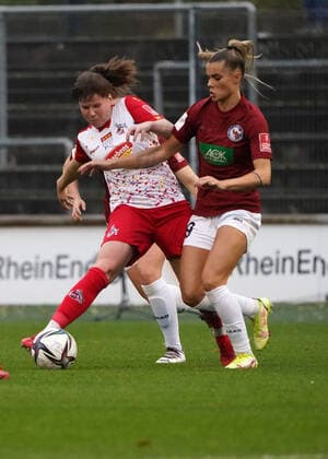 14.11.2021, Frauen Fussball GER, Saison 21 22, 2. Bundesliga , 1.FC Köln 1,FFC Turbine Potsdam , Franz -Kremer-stadion Köln Adriana Achcinska, FC Köln Selina Cerci1 .FFC Turbine Potsdam, Foto Chai von der Laage DFL regulations prohibit any use of photographs as image sequences and or quasi-video. EDITORIAL USE ONLY