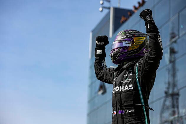 HAMILTON Lewis (gbr), Mercedes AMG F1 GP W12 E Performance, portrait during the Formula 1 Heineken Grande Premio De Sao Paulo 2021, Sao Paulo Grand Prix, 19th round of the 2021 FIA Formula One World Championship, WM, Weltmeisterschaft from November 12 to 14, 2021 on the Interlagos Circuit, in Sao Paulo, Brazil - F1 - SAO PAULO GRAND PRIX 2021 - RACE DPPI Panoramic  AV6_6523