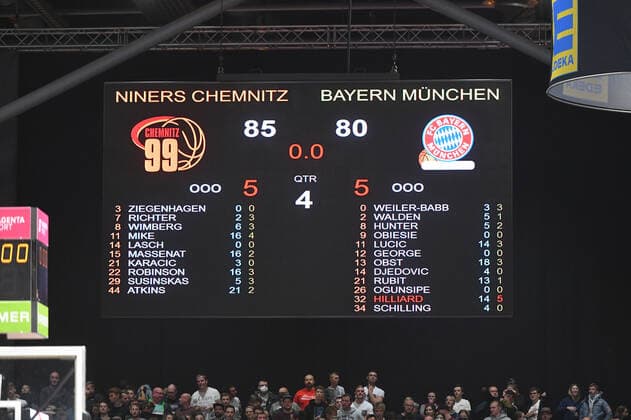 Mannschaft der Niners Chemnitz gewinnt 85:80, Niners Chemnitz vs. FC Bayern Muenchen, 14.11.2021, BBL Pokal, Viertelfinale, GER, Saison 2021 2022 Niners Chemnitz vs. FC Bayern Muenchen, 14.11.2021, BBL Pokal, Viertelfinale, GER, Saison 2021 2022 Chemnitz Copyright: xBertxHarzer xEibner-xPressefotox