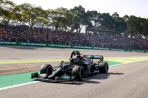 44 Lewis Hamilton (GBR, Mercedes-AMG Petronas F1 Team), F1 Grand Prix of Brazil at Autodromo Jose Carlos Pace on November 14, 2021 in Sao Paulo, Brazil. (Photo by HOCH ZWEI) Sao Paulo Brazil