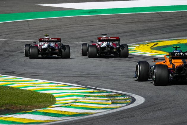 RAIKKONEN Kimi (fin), Alfa Romeo Racing ORLEN C41, GIOVINAZZI Antonio (ita), Alfa Romeo Racing ORLEN C41, action during the Formula 1 Heineken Grande Premio De Sao Paulo 2021, Sao Paulo Grand Prix, 19th round of the 2021 FIA Formula One World Championship, WM, Weltmeisterschaft from November 12 to 14, 2021 on the Interlagos Circuit, in Sao Paulo, Brazil - F1 - SAO PAULO GRAND PRIX 2021 - RACE DPPI Panoramic 20211114_GOODEN_FGO04443