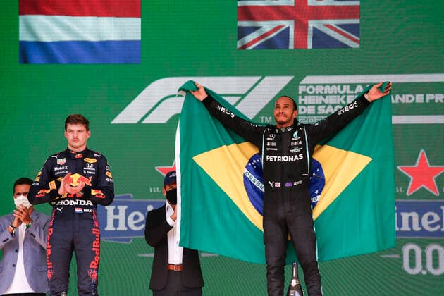 33 Max Verstappen (NED, Red Bull Racing), 44 Lewis Hamilton (GBR, Mercedes-AMG Petronas F1 Team), F1 Grand Prix of Brazil at Autodromo Jose Carlos Pace on November 14, 2021 in Sao Paulo, Brazil. (Photo by HOCH ZWEI) Sao Paulo Brazil